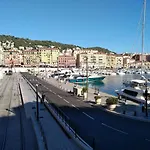아파트 Au Coeur De *